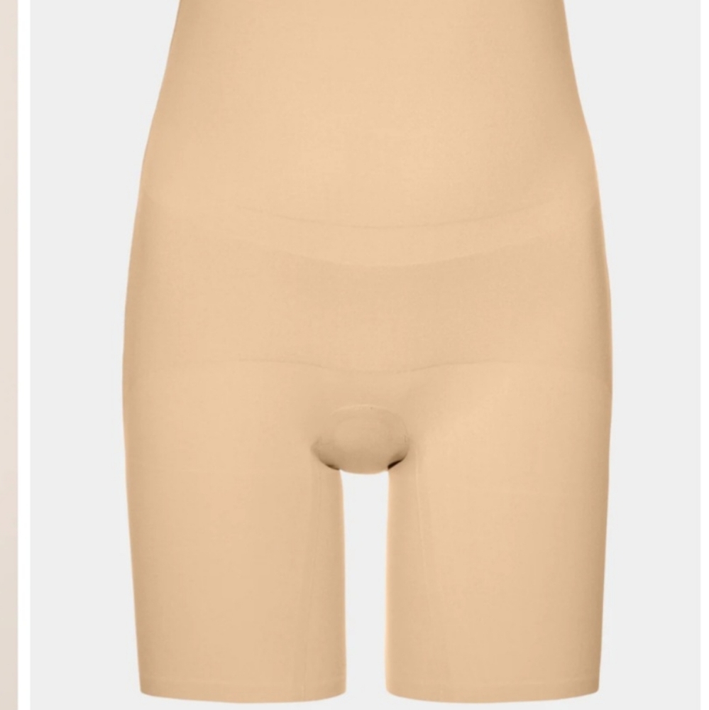 High rise shaper short size L medium absorbency